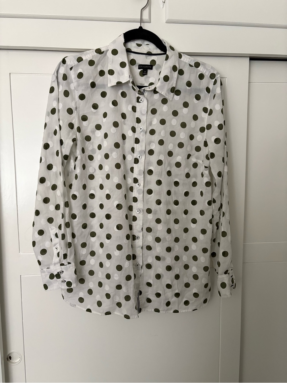 Super cute Talbots women’s White blouse with Olive Green Polka Dots medium